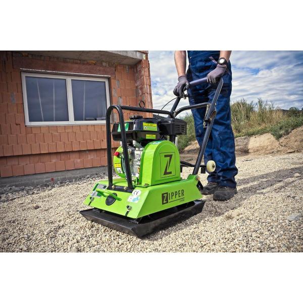 Compacteur á plaque Force de compactage KN 15,5 Largeur Plateau mm 420 Vibration par minutes vpm 6300 Vitesse m/min 14,4 Longueur plateau mm 550 Profondeur de compactage mm 200 Niveau puissance sonore- vibreur Niveau de puissance sonore en dB 107 Poids Po